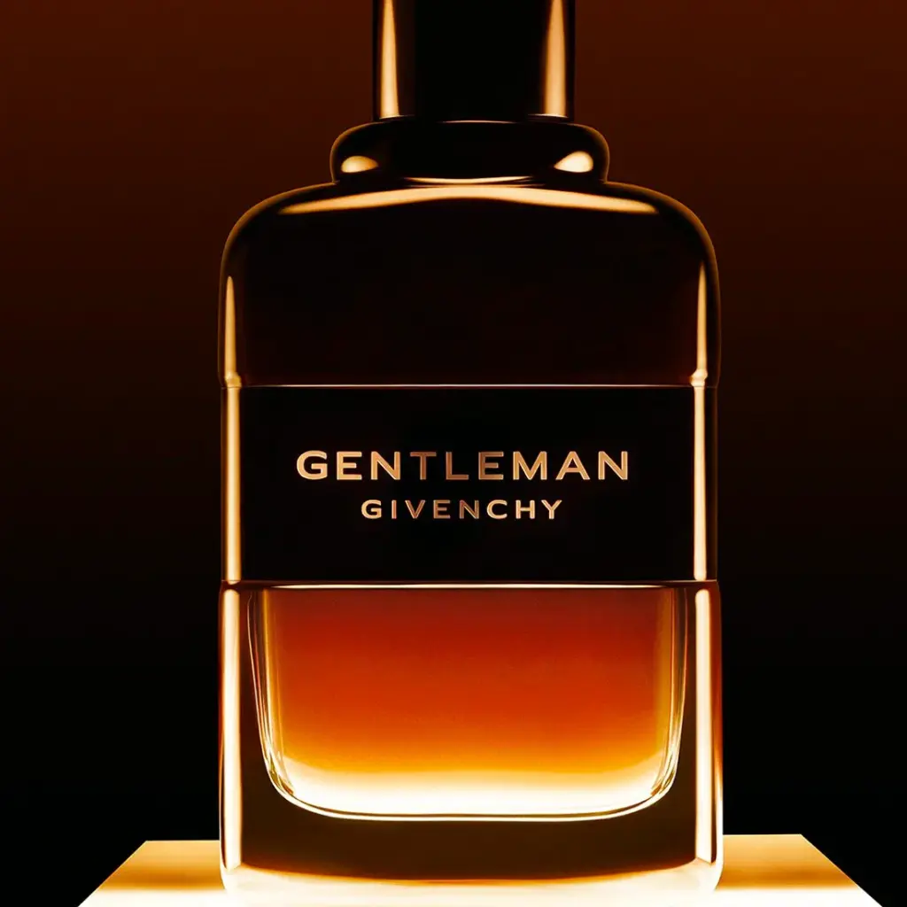 givenchy-gentlemen-reserve-prevee-flacon_2400x.webp