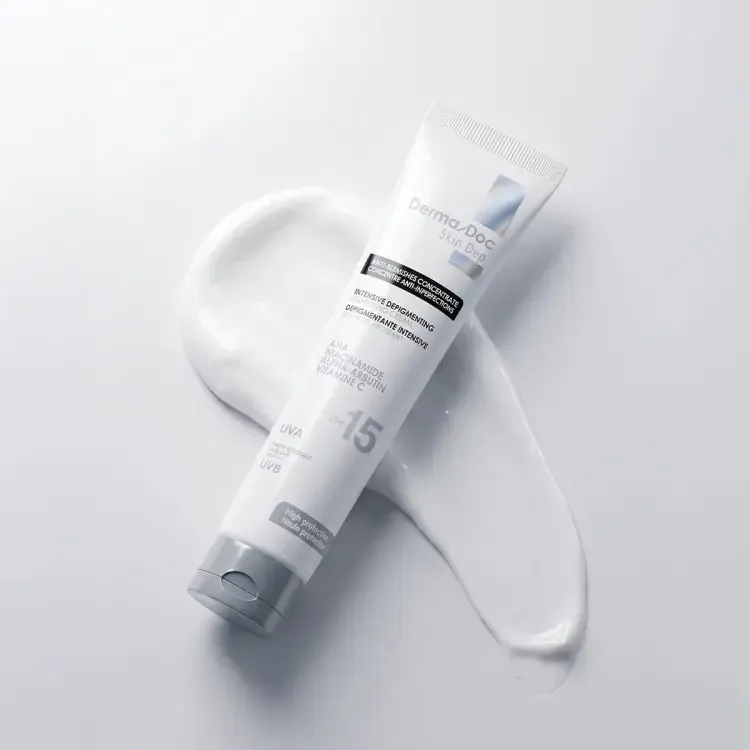 creme-depigmentante-intensive-spf15-hover.webp